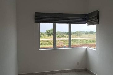 Pengerang Sebelah Pantai House  