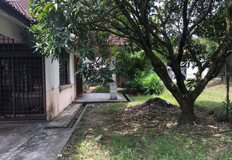 Taman Tanjung Puteri Resort