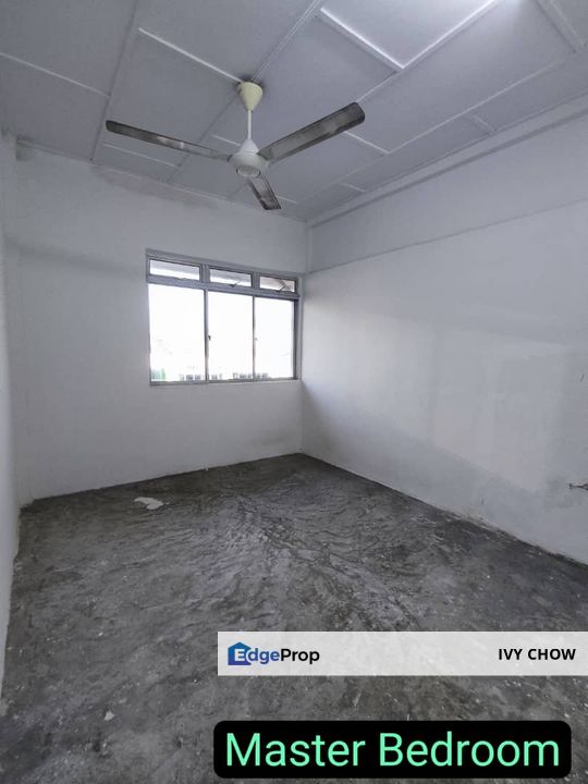 Haji Manan Flat Block H , Johor, Kluang