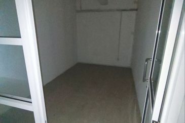 Jalan Austin Heights