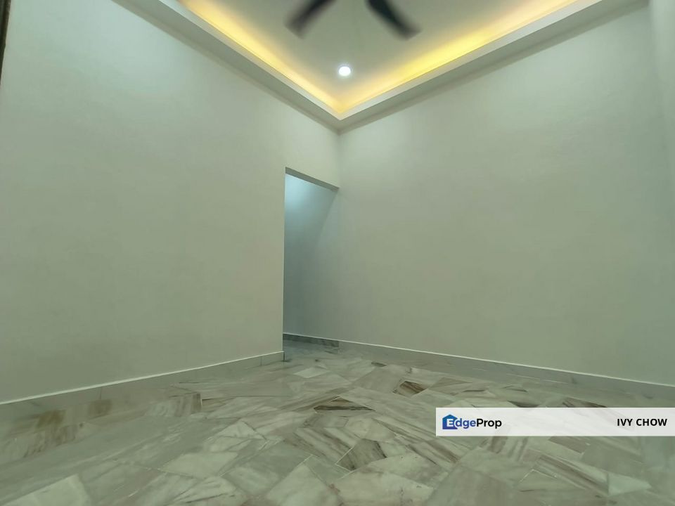 Single Storey Terrace House Taman University , Johor, Skudai