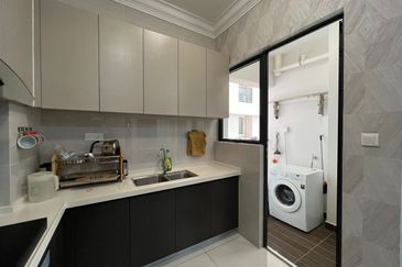 Baypoint @ Country Garden Danga Bay