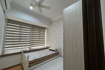 Baypoint @ Country Garden Danga Bay