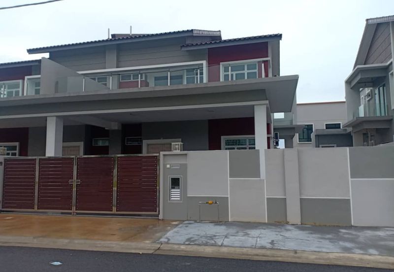 Semi D Taman Kluang Perdana