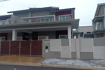 Semi D Taman Kluang Perdana