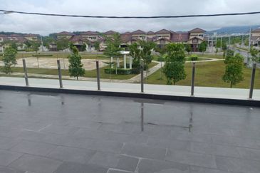 Semi D Taman Kluang Perdana