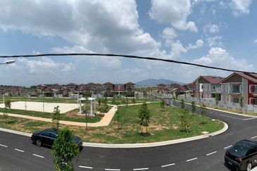 Semi D Taman Kluang Perdana