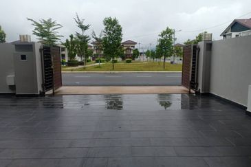Semi D Taman Kluang Perdana