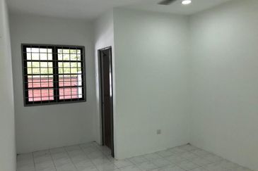 Taman Putri Kulai Corner