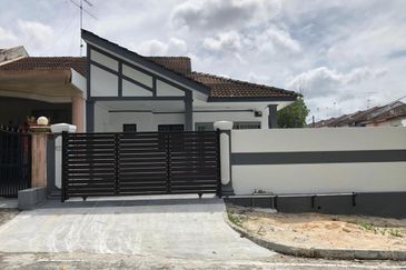 Taman Putri Kulai Corner