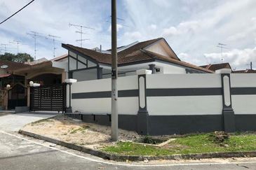 Taman Putri Kulai Corner