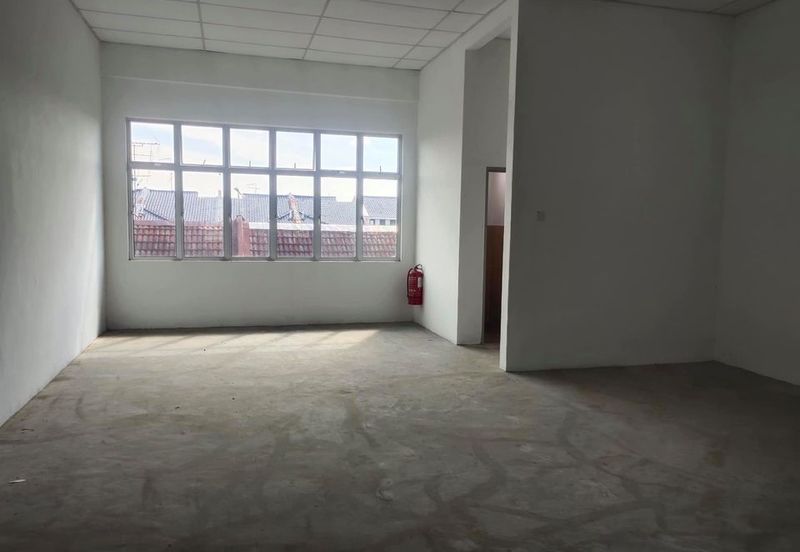 TAMAN PULAI UTAMA SHOPLOT