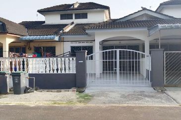 Fully renovated Tmn Nilam