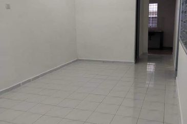 Fully renovated Tmn Nilam