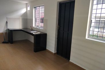 Fully renovated Tmn Nilam