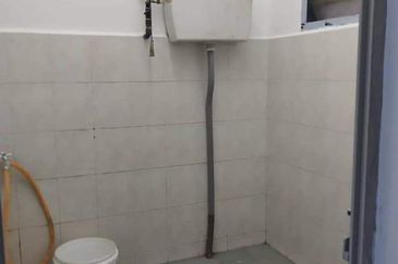 Fully renovated Tmn Nilam