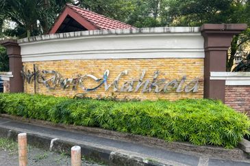 Dwi Mahkota Condominium