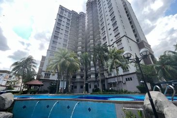 Dwi Mahkota Condominium