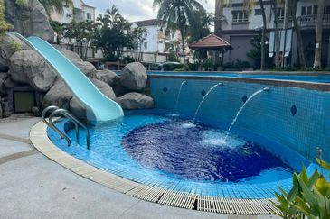 Dwi Mahkota Condominium