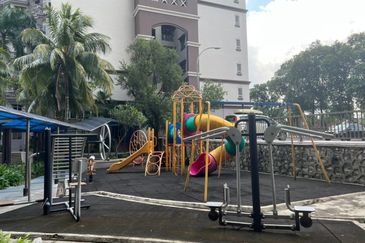 Dwi Mahkota Condominium