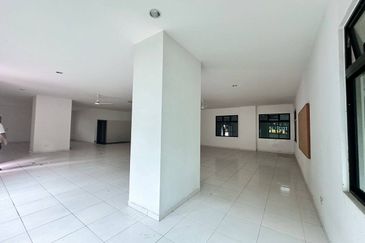 Bukit Indah Sky Executive Apartment commercial lot