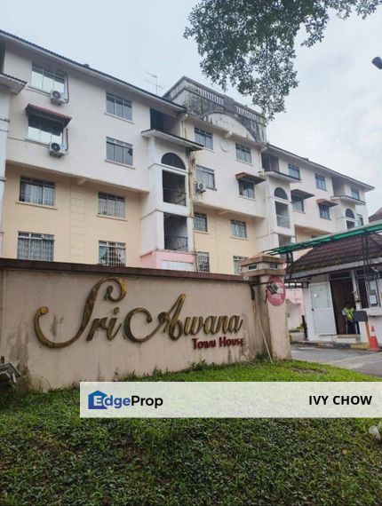 Full loan & cash back Sri Awana townhouse , Johor, Skudai