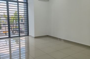 Austin Residence @Taman Mount Austin