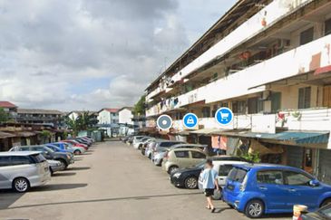 Tun Aminah Flat Ground Floor Shop for rent 