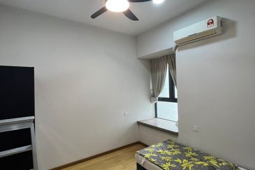 Baypoint @ Country Garden Danga Bay