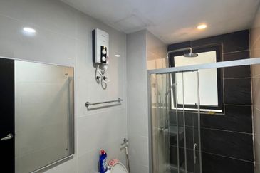 Baypoint @ Country Garden Danga Bay