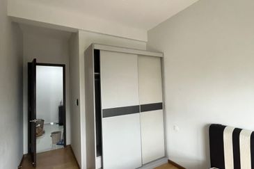 Baypoint @ Country Garden Danga Bay