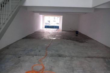 Pusat Perdagangan Danga Utama