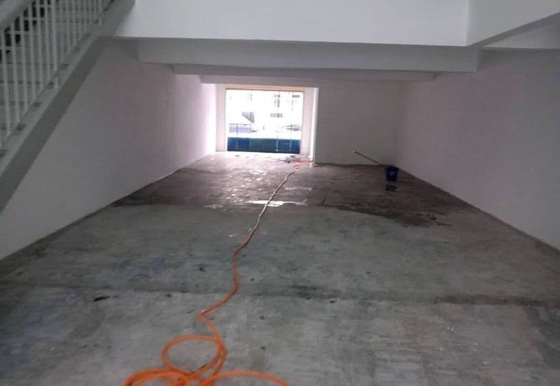 Pusat Perdagangan Danga Utama