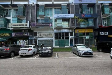 Pusat Perdagangan Danga Utama