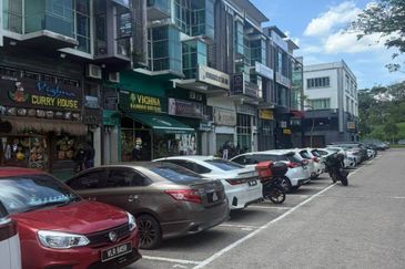 Pusat Perdagangan Danga Utama