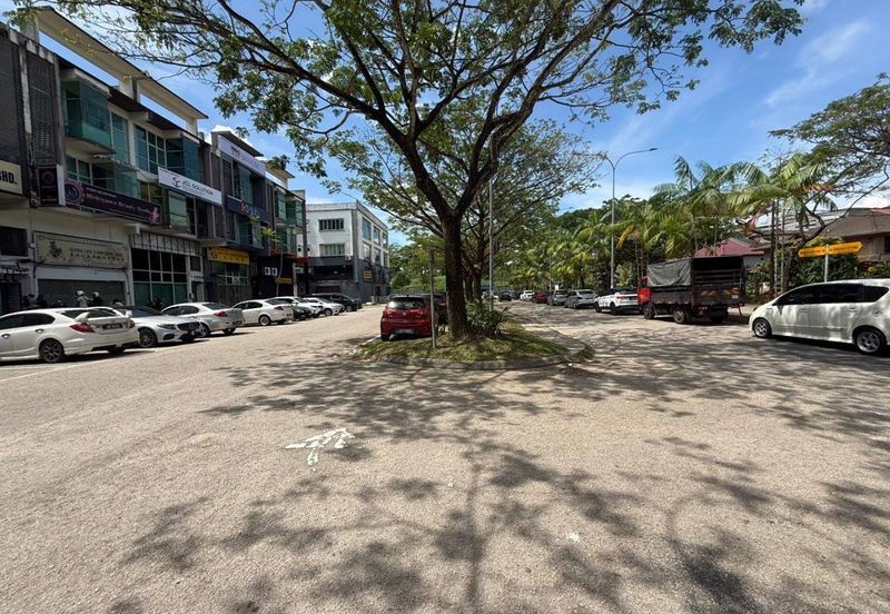 Pusat Perdagangan Danga Utama