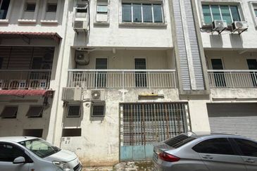 Pusat Perdagangan Danga Utama