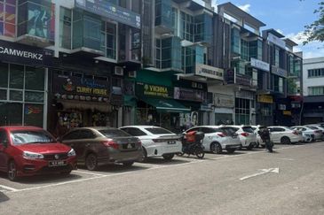 Pusat Perdagangan Danga Utama