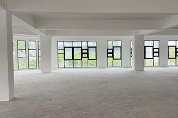 bukit Indah Commercial Office for rent 