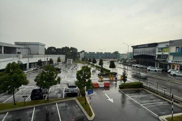 bukit Indah Commercial Office for rent 