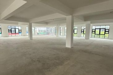 bukit Indah Commercial Office for rent 