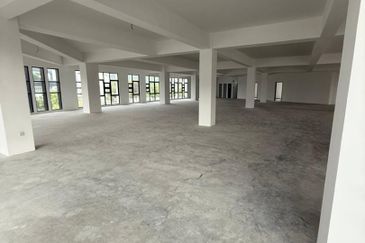 bukit Indah Commercial Office for rent 