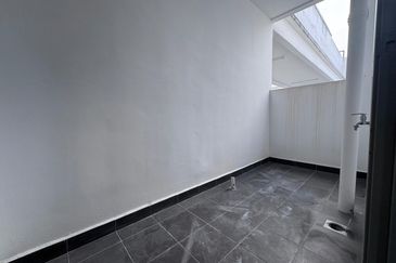 PR1MA @ LARKIN INDAH