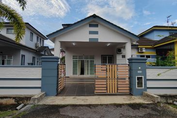 Taman Yayasan Segamat Semi D 