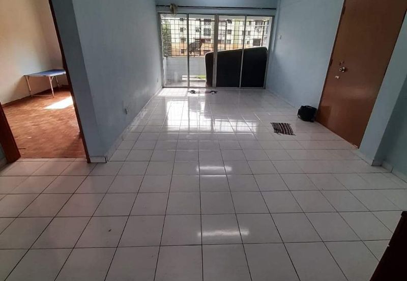 Lily & Jasmine Apartment