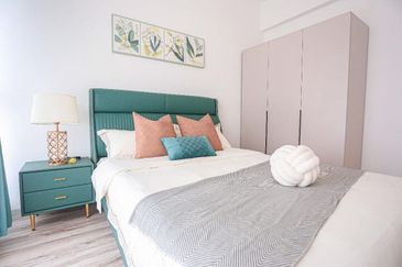 The M @ Medini Macrolink