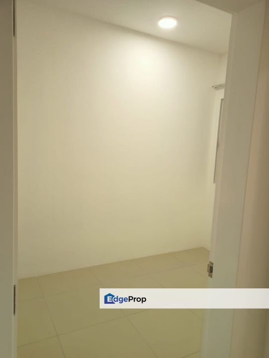 Partly Furnished 3 Room - 1000sf, Kuala Lumpur, Sentul