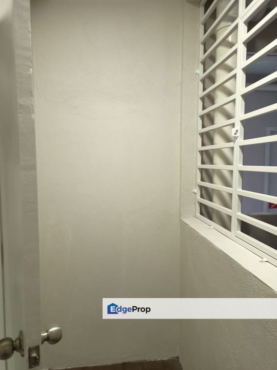 Partly Furnished 3 Room - 1000sf, Kuala Lumpur, Sentul