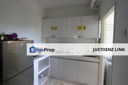 Casa Subang medium single room for rent (female gender), Selangor, USJ
