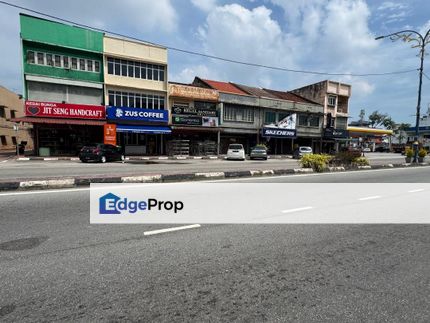 Intermediate shop lot facing main road for rent, Selangor, Banting